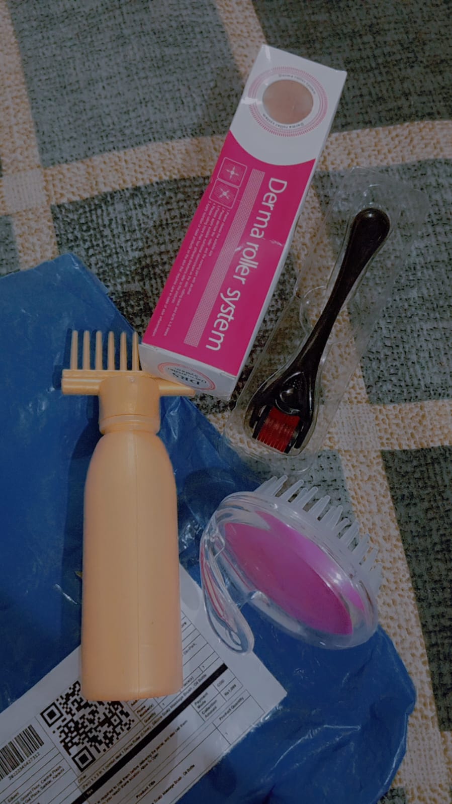 Deal 1 Derma Roller, 1 Silicon Scalp Massage Brush, Comb Bottle (Free Delivery)